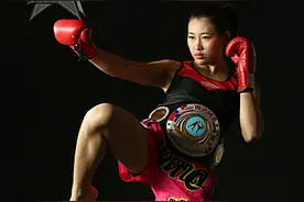 拳星时代“搏击女神”颜值爆棚 激情演绎力与美图片