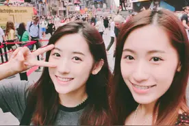 校花双胞胎毕业前后照 清纯靓丽一如往日图片