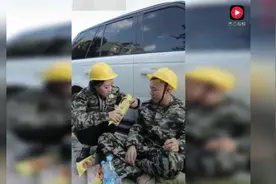 民工夫妻俩救了富二代的命 反被羞辱 结局太霸气了干的漂亮视频封面