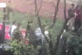 奔跑吧路演街拍，鹿晗和热巴关系真的很好！视频封面