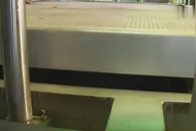 工厂实拍模特模型制造过程，1秒钟就生产一个，看起来好神奇