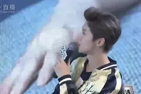 鹿晗分享拍照经验，看看它的摄影作品怎么样视频封面