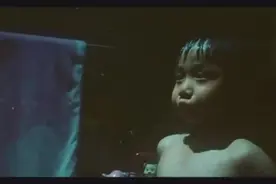 这个5岁小男孩真勇敢，洗冷水澡，洗完之后接着吹冷空调视频封面