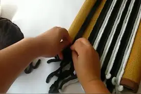 围巾编织教程 手编5色竖条围巾 男士百搭英伦围巾的编织方法