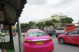 泰国人开的车大部分都是日本车，其他车在道路上都很少见，为什么视频封面