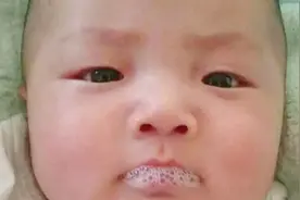 新生儿吐泡泡一定要注意，可能肺炎引起的！视频封面