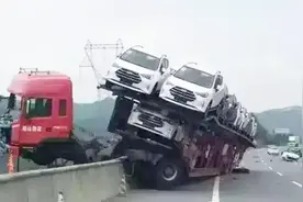 4S店的“运损车”到底能不能买？便宜好几万，竟导致排队！视频封面