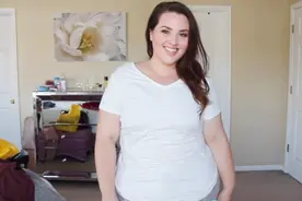 白胖美女神为您展示3套居家服，衣服普通但人很美视频封面