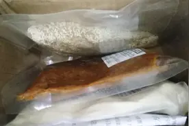 拆杨国富麻辣烫底料试用装，终于知道高汤是怎么做的了视频封面