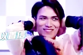 45岁阿姨因太美了而戴面具，想用歌声征服杨宗纬，引得全场尖叫视频封面