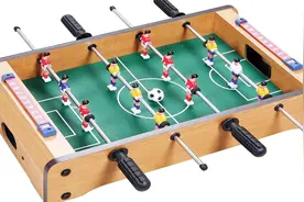 桌上足球怎么制作的，原来小人都是用铝浇铸的