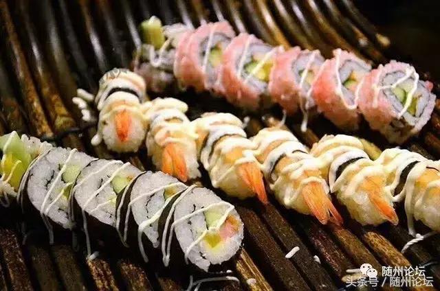 随州珊瑚海请100余名教师免费吃海鲜!