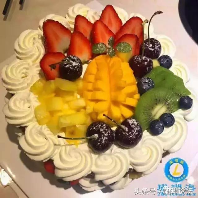 随州珊瑚海请100余名教师免费吃海鲜!