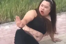 搞笑胖妞视频合集，看完不信你不笑，太逗了视频封面