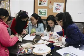 留下小学开出教师社团 学生和老师互换身份图片