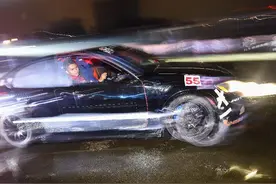 赛车——红牛飘移之夜炫动珠海赛道 -新华时政图片