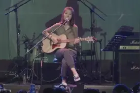 Jam现场吉他弹唱《七月上》，不一样的江湖味道视频封面