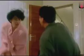 周星驰作为飞虎队队员也不能这样进入女人的房间吧，这也太随便了视频封面