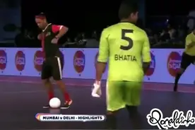 花式虐菜！小罗登录印度五人制足球超级联赛，首轮上演大四喜视频封面