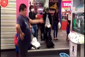 神乎其技的跳舞机大叔，宅男的终极形态，莫名的好可爱视频封面