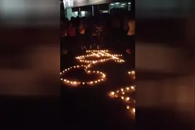 济南一高校军训结束后，小学弟表白女教官，现场火爆！视频封面