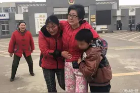 关注 | 南京虐童案养母被单位除名 称还想继续抚养孩子图片