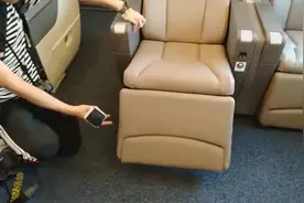 wifi全覆盖、座椅间距加大……新一代高铁“复兴号”初体验 标清