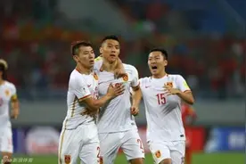 揭国足战马尔代夫战术 前场高位逼抢+定位球图片