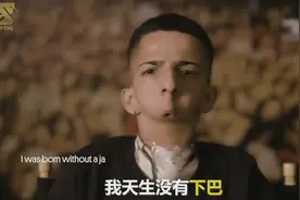 励志！小伙天生无下巴，无法吃饭说话，如今是作曲人视频封面