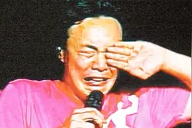 陈奕迅粤语版《爱情呼叫转移》比国语的好听太多，把自己都唱哭！视频封面