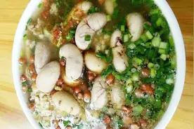 美女讲解吃公鸡蛋蛋的作用