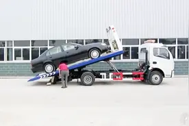 四驱车这样拖车，变速箱立刻报废，司机不懂这常识损失惨重！视频封面