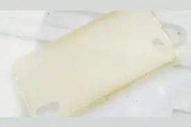 透明手机壳发黄别急着扔，用它擦一擦，3秒变干净，像新的一样视频封面