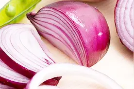 洋葱用它泡一泡，每天吃一点，吃上3天颈椎病，膝关节不再痛视频封面