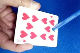 笔穿透扑克牌魔术揭秘，骗过10亿人的眼睛，困惑多年终于解开视频封面
