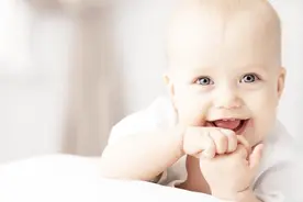 多摸摸这两个部位，让你的宝宝聪明又健康