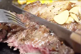 美式牛排制作，顶级牛肉烧烤，滋滋冒着热气，约会满分视频封面