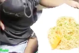 教你做高逼格的方便面，摆个造型完全就是五星级出品嘛！