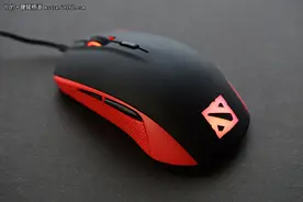 赛睿Rival 100 Dota2联想版游戏鼠试玩图片