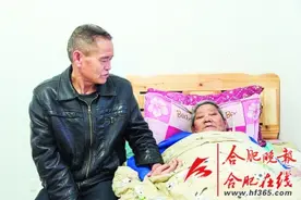 堂弟细心照料孤寡瘫痪堂兄两年多 堂兄欲报恩赠房图片