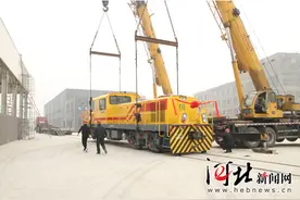 石家庄地铁首批工程车抵石 为首列客车“打前站”图片