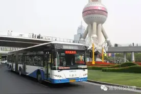 就业浦东公交招募公交车驾驶员，年薪9万以上图片