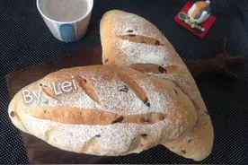 麦麸蔓越梅面包图片