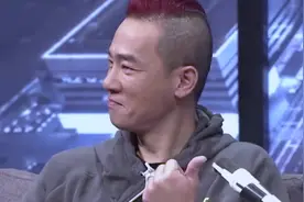 陈小春被主持人逼问前女友哪点比应采儿好，看陈小春如何化解视频封面