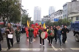凤冈县“花轿迎娶新娘”传统婚俗已成时尚图片