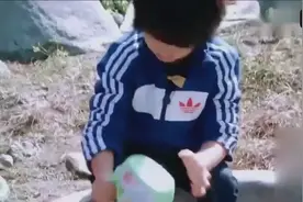 Kimi洗衣不慎落水被惊险救起，工作人员吓懵了，林志颖要炸毛视频封面