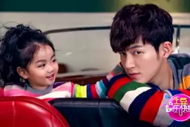 董力阿拉蕾现身迪士尼，最萌父女组合逗趣一整天视频封面