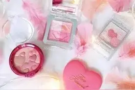 别在把重点放在双颊了！眼下腮红正流行图片