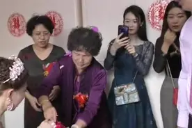 看到新娘的发型 我就怕得慌