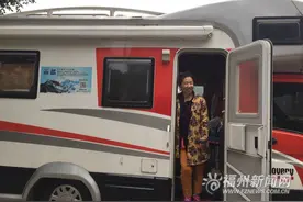 黑龙江一家5口开房车游全国 赞福州历史气息浓厚图片